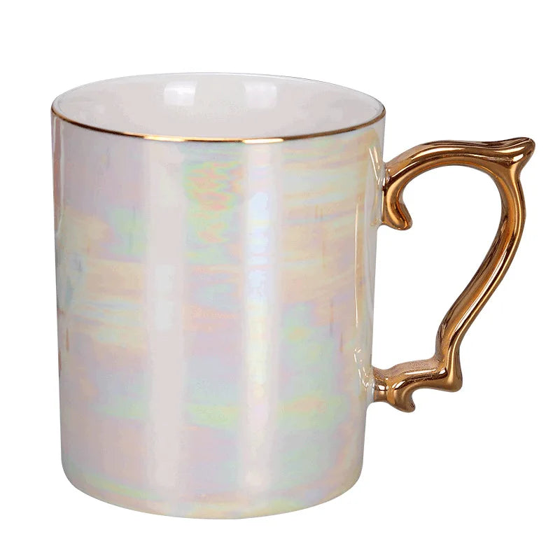 Caneca Aconchegante com Reflexos Iridescentes e Alça Elegante